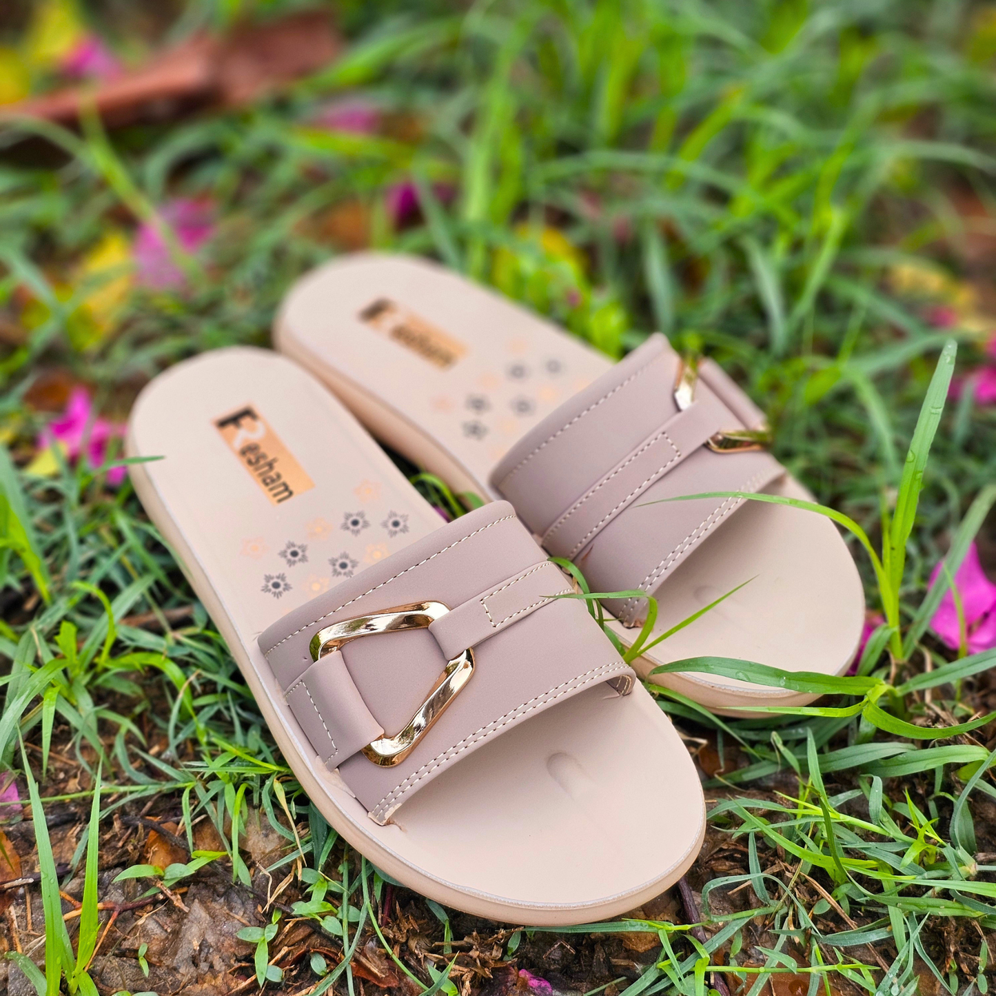 Chines Buckle Women's Slides | RC 01